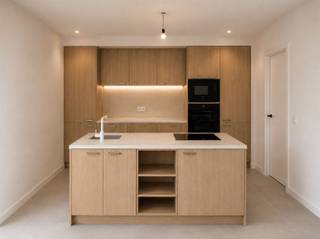 <p><span>Nieuwbouwvilla te huur in Herselt Energiezuinig wonen in het groen</span></p><p><span> </span></p><p><span>In het rustige en groene Herselt realiseren wij deze stijlvolle nieuwbouwvilla met ruime slaapkamers, ontworpen met oog voor comfort, duurzaamheid en hedendaagse architectuur.</span></p><p><span> </span></p><p><span>Deze energiezuinige woning voldoet aan de nieuwste normen en combineren hoogwaardige isolatie, moderne technieken en een doordachte indeling. Grote raampartijen zorgen voor een overvloed aan natuurlijk licht en creëren een harmonieuze verbinding tussen binnen en buiten.</span></p><p><span> </span></p><p><span>Elke villa beschikt over een mooie privatieve tuin met uniek zicht op de omliggende wadis, wat zorgt voor een open en rustgevend uitzicht. Hier geniet u dagelijks van groen, ruimte en privacy.</span></p><p><span> </span></p><p><span>Troeven van dit project:</span></p><p><span> </span></p><p><span>3 volwaardige slaapkamers</span></p><p><span> </span></p><p><span>Energiezuinige bouw volgens recente normen</span></p><p><span> </span></p><p><span>Hedendaagse architectuur</span></p><p><span> </span></p><p><span>Ruime en lichtrijke leefruimtes</span></p><p><span> </span></p><p><span>Mooie tuinen met zicht op wadis</span></p><p><span> </span></p><p><span>Rustige, groene ligging</span></p><p><span> </span></p><p><span>Wonen in Herselt betekent genieten van een landelijke omgeving met vlotte verbindingen naar omliggende gemeenten en voorzieningen.</span></p><p><span> </span></p><p><span>Interesse? Neem contact met ons op voor meer informatie of een persoonlijke toelichting van dit prachtige nieuwbouwproject.</span></p><p><span> </span></p>