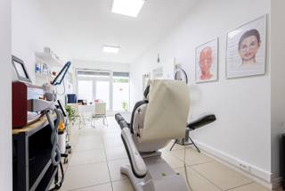 Bent u op zoek naar een goed gelegen handelsgelijkvloers/kantoorruimte? Dan stellen we u graag uw toekomstige locatie voor! Ideaal als...