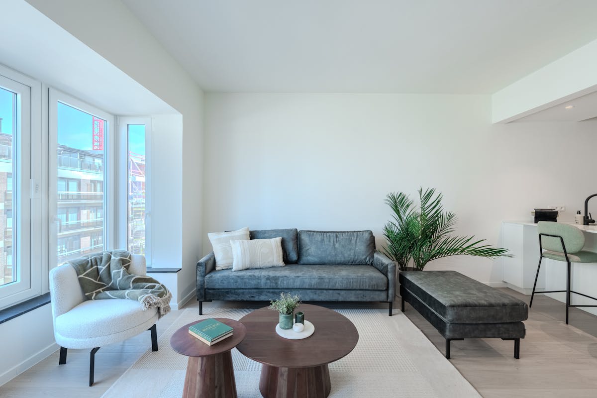 Renovated apartment for sale with side sea view - photo 4