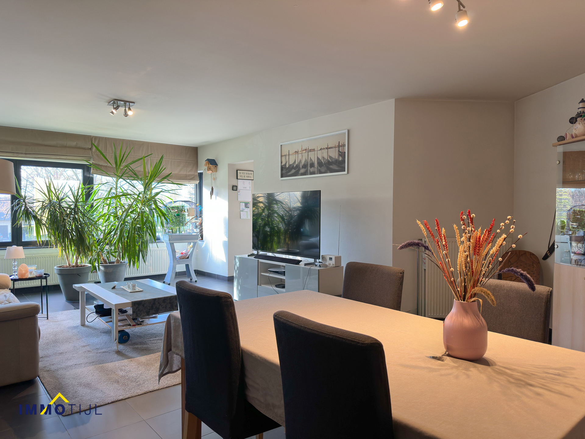 Knap appartement met berging, garage en 2 autostaanplaatsen! - foto 3