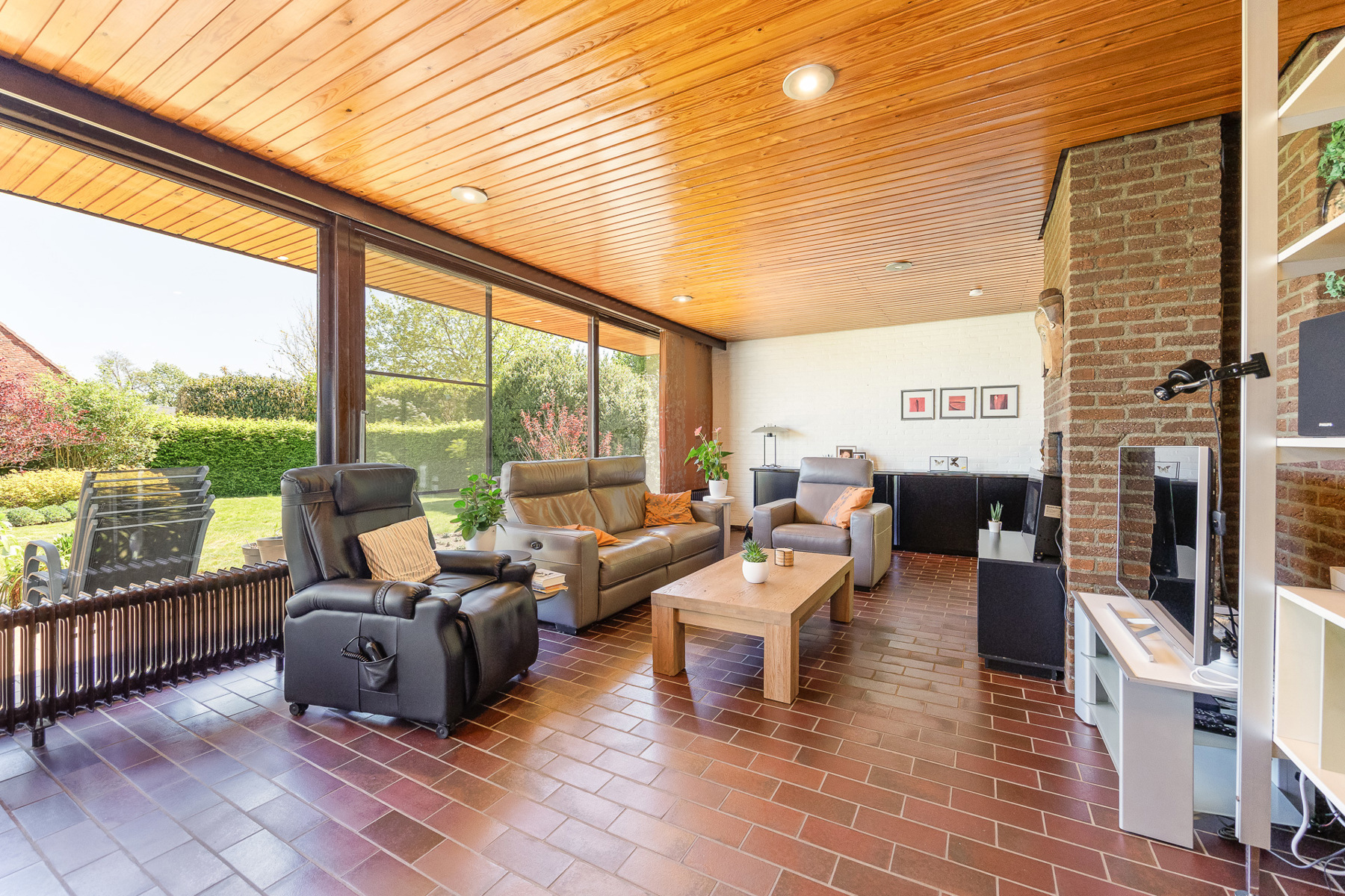 Laagbouwwoning met 3 slaapkamers op een perceel van 708m². - foto 2