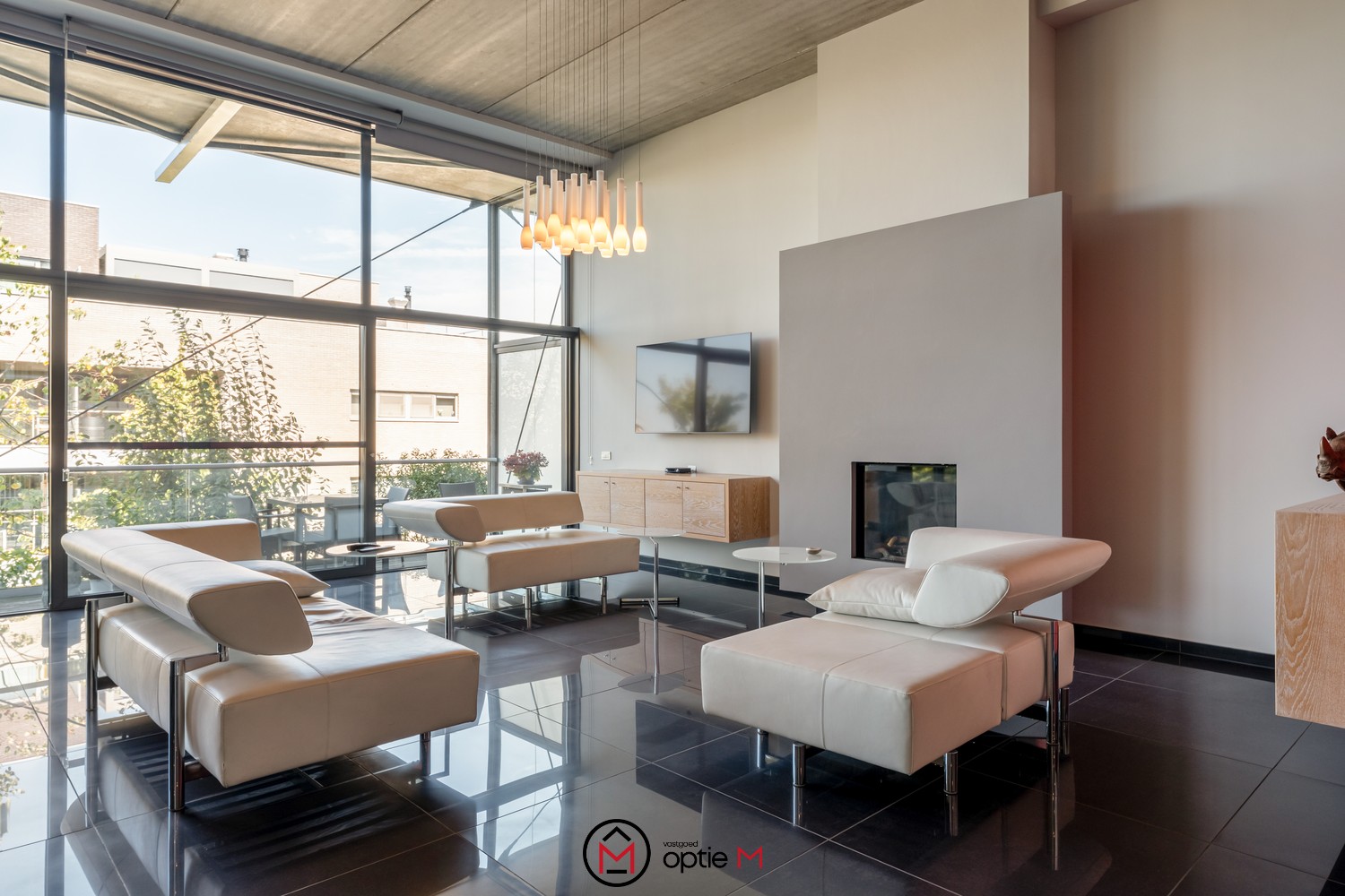 Unieke loft met 2 slaapkamers, terras en parking - foto 3