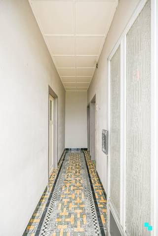 Uiterst rustig gelegen te renoveren woning op een ruim perceel van 1.767 m² in Oostrozebeke. Ontsnap aan de drukte en geniet van de rust in...