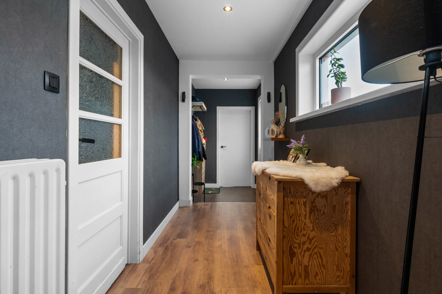 Gezinswoning met garage, ruime oprit en tuin te Denderbelle - foto 2
