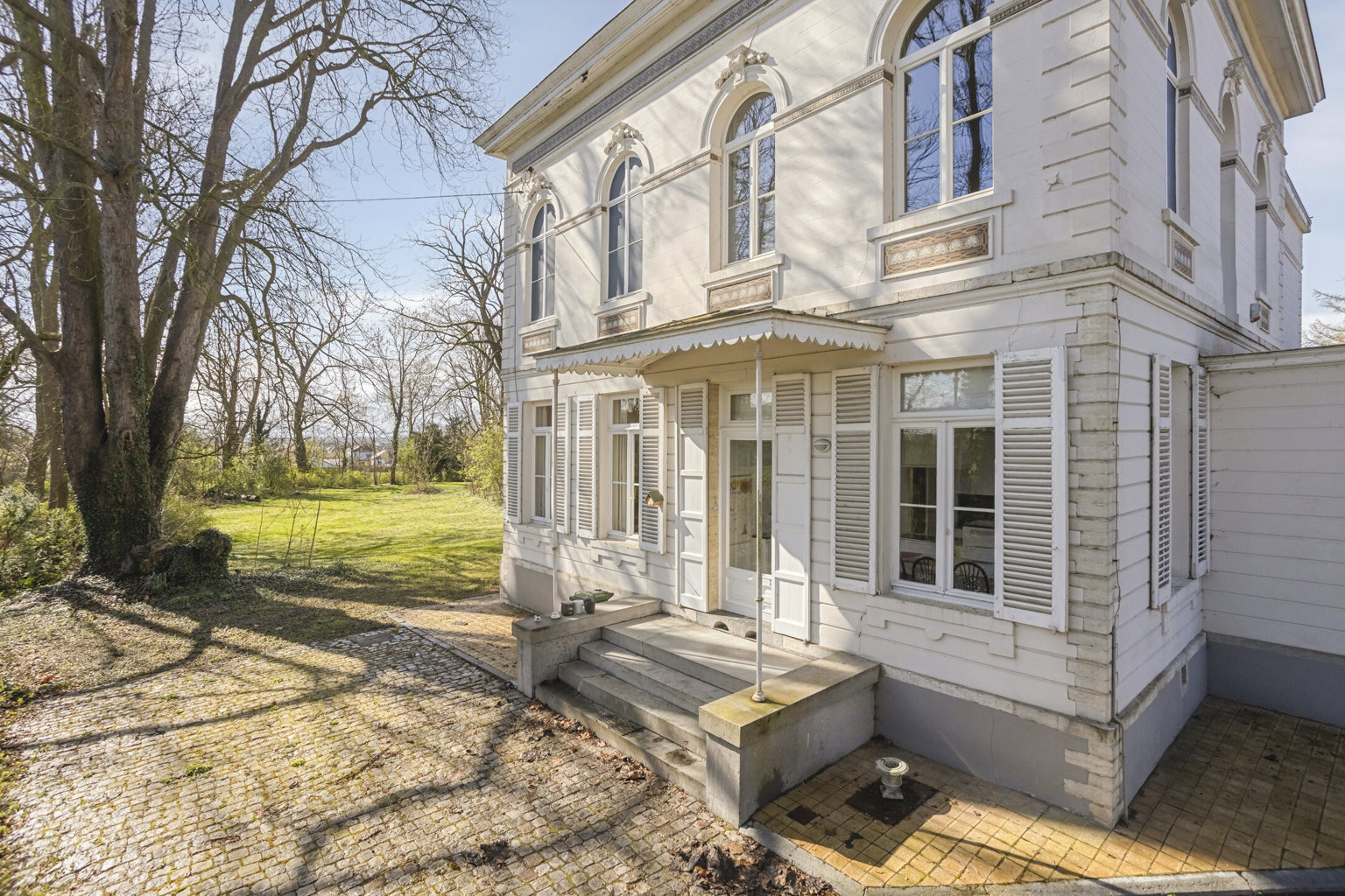 VILLA MET KOETSHUIS EN LANDGOED IN TIENEN - foto 2