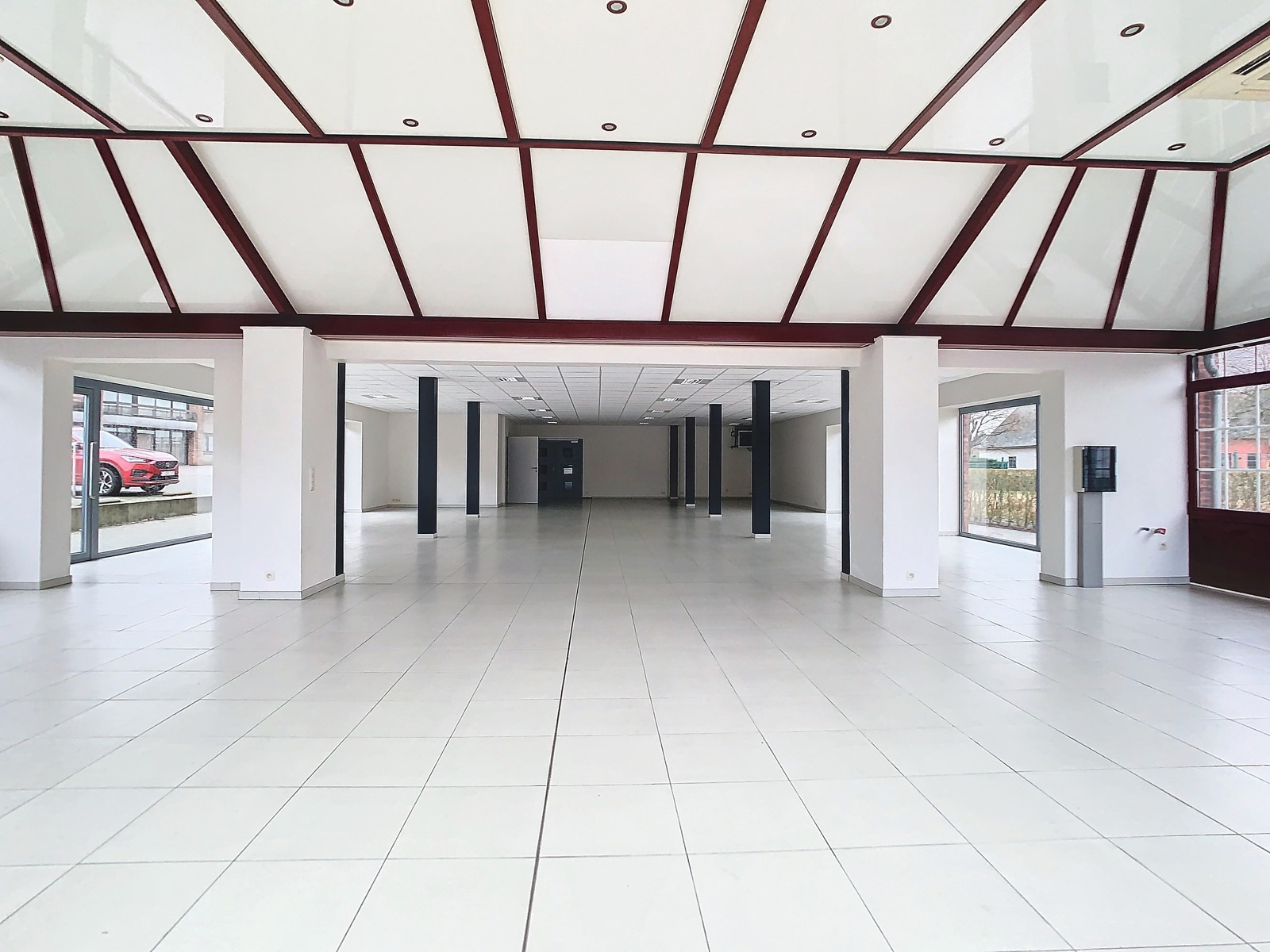 Centraal gelegen, polyvalente handelsruimte! - foto 1