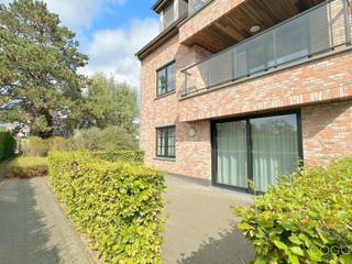 Gunstig gelegen nabij het dorp van Zoersel Sint Antonius, nabij winkels en openbaar vervoer, op het einde van een rustig privaat padje, ontdek je...