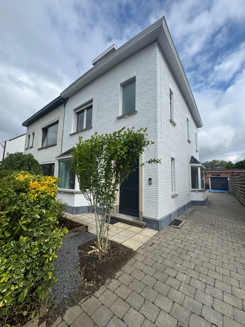 PRACHTIG gerenoveerde woning met 3 slpk, garage en tuin!! - foto 2