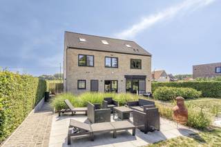 Deze prachtige, energiezuinige woning (EPC A) van 272 m² in Meise is perfect voor wie op zoek is naar comfort, ruimte en duurzaamheid. Het...