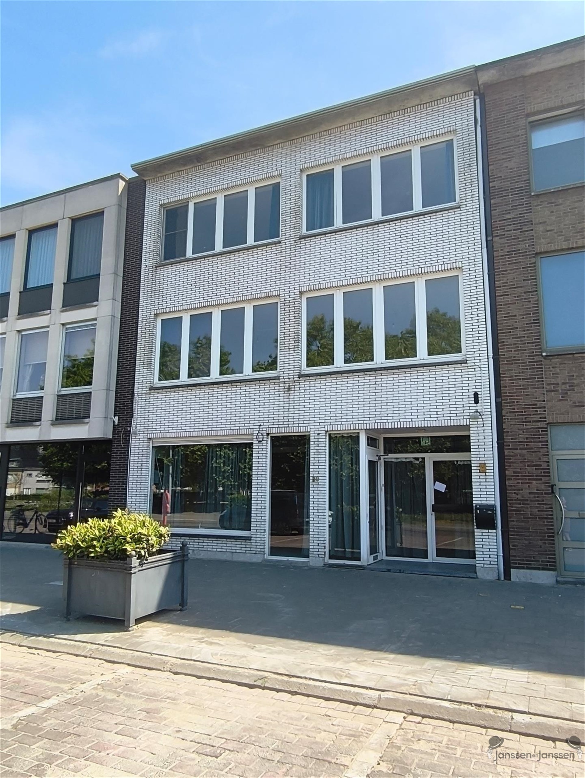 Handelspand met werkplaats & duplex appt - foto 1