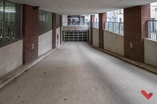 Spacieux espace de parking souterrain à vendre dans la Residentie Cartijnenveld situé à un emplacement pratique dans le centre de Louvain, dans...