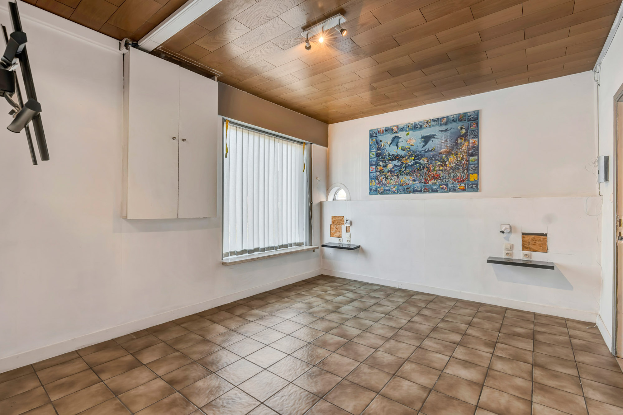 Te renoveren halfopen woning met ruime garage en grote tuin - foto 4