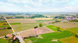 <span><span>Ter hoogte van de <strong>Lappersfortstraat </strong>te Leke, nabij Diksmuide, bieden we u dit perceel landbouwgrond (<strong>weiland</strong>) aan met een exacte oppervlakte van <strong>1ha 06a en 98ca (10.698 m<sup>2</sup>)</strong>. <br />Het lot is op heden als weide ingekleurd en beslaat een deel van het perceel B359e. Het opmeting- en splitsingsplan is reeds opgemaakt door de landmeter en is verkrijgbaar op aanvraag.<br /><br />Interesse? Of u wenst meer informatie? Bel Diksimmo op het nummer 051 50 11 51 of mail naar diksmuide@diksimmo.be.</span></span>