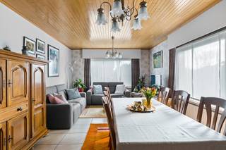 Altro vastgoed verkoopt : EERSTE BEZOEKDAG: Zaterdag 28 maart (enkel op afspraak)Op zoek naar een uitstekend onderhouden woning in een oase van rust?...