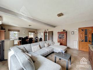 PLUSPUNTEN+ bewoonbare oppervlakte: 115 m²+ 2 slaapkamers+ privé ingang+ terras+ 2 parkeerplaatsen+ centrale, rustige liggingALGEMEEN:Dit aangename...