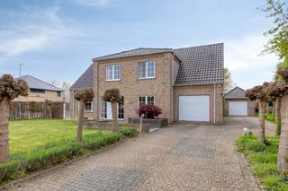[[ DIT PAND NEEMT DEEL AAN DE ERA OPEN HUIZEN DAG OP 13/6 VAN 11:00 TOT 12:00 ]]Halen: instapklare villa te koop op perceel van ca. 27 are en...