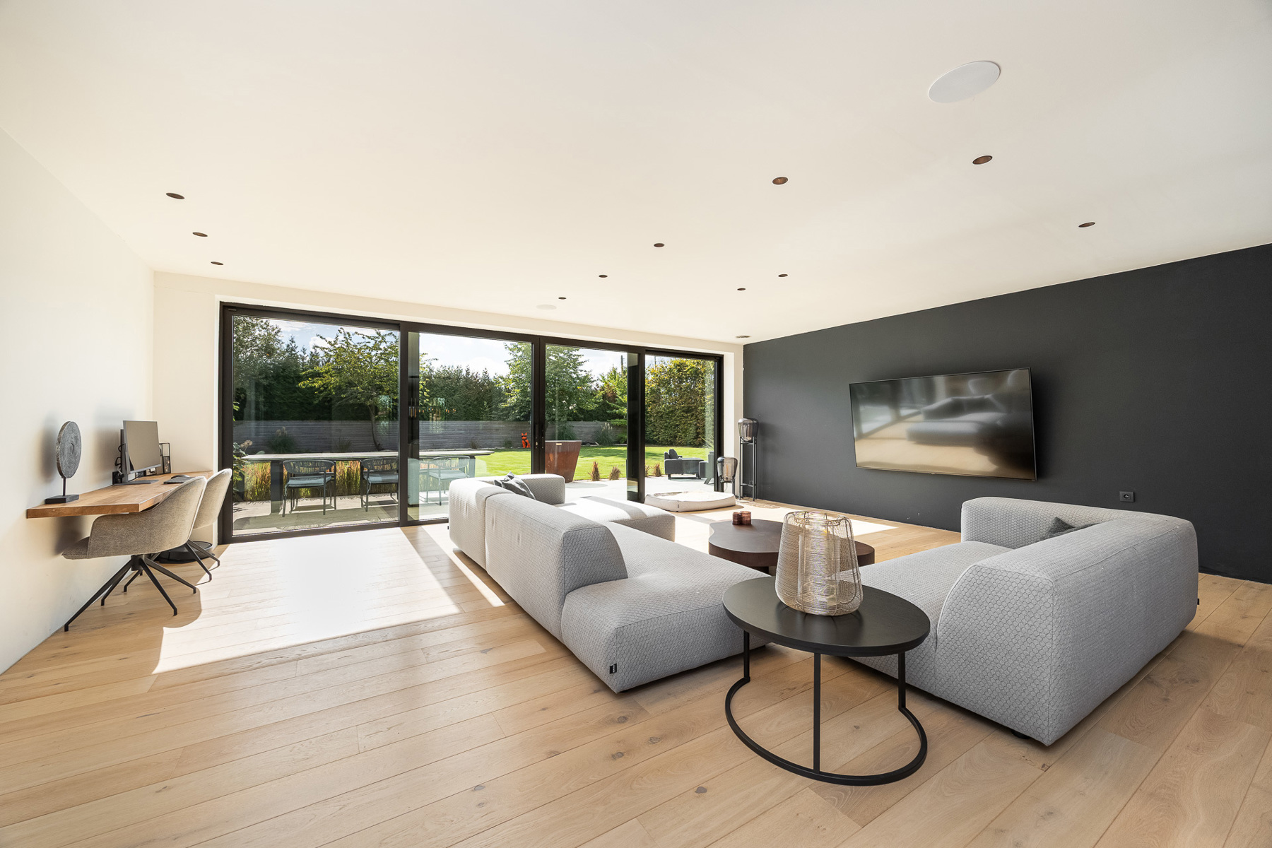 Villa met ruim magazijn in Aartselaar - foto 4