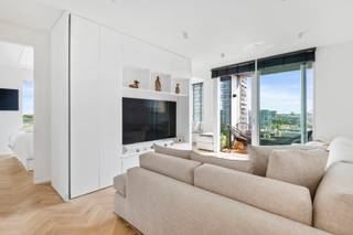 This unique apartment on the 11th floor of the 'Het Zicht' residence combines luxury, comfort, and truly phenomenal views over the Schelde bend...