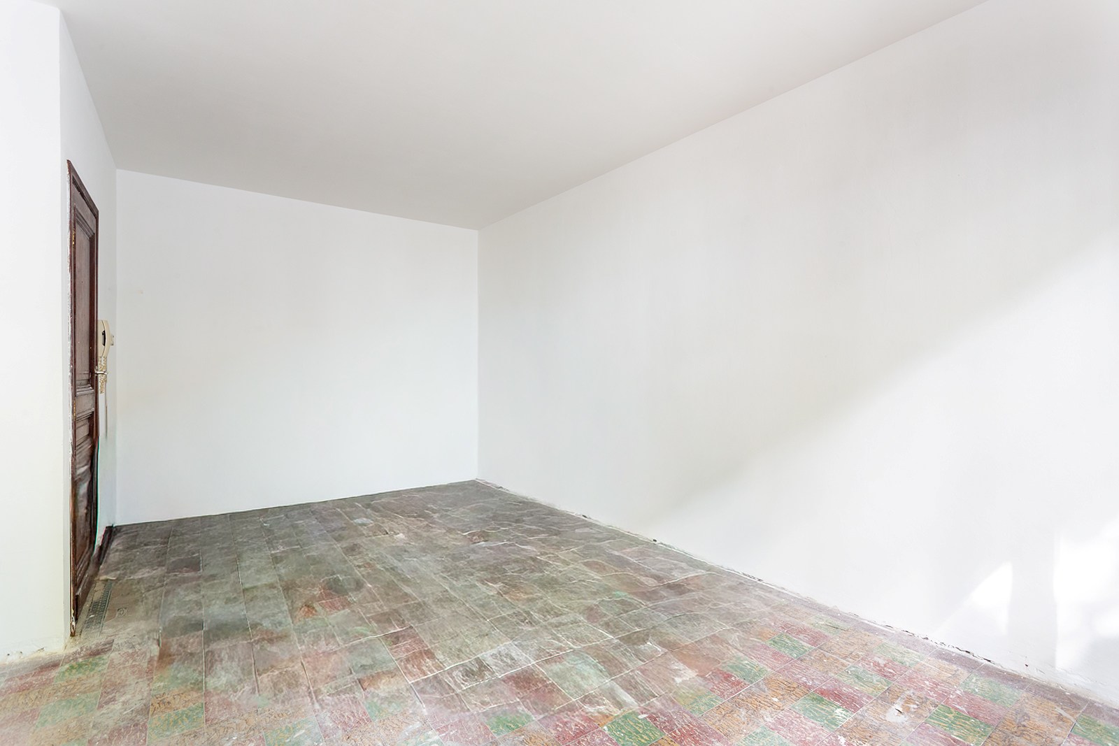 Woning met 6 slaapkamers, volledig naar eigen smaak renoveren - foto 4