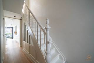 Berchem – Pulhof, Charmant gerenoveerde woning.In het hart van de Pulhofwijk met zijn herkenbare authentieke interbellum architectuur vinden we deze...