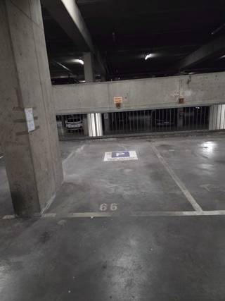 Ondergrondse autostaanplaats Stadskern LeuvenIn het centrum van Leuven, namelijk in de Tiensestraat verkopen wij een ondergrondse autostaanplaats.De...