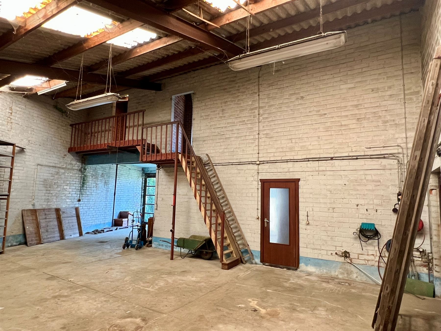 Ruime eigendom met woning, atelier en uitbreidingspotentieel  - foto 5