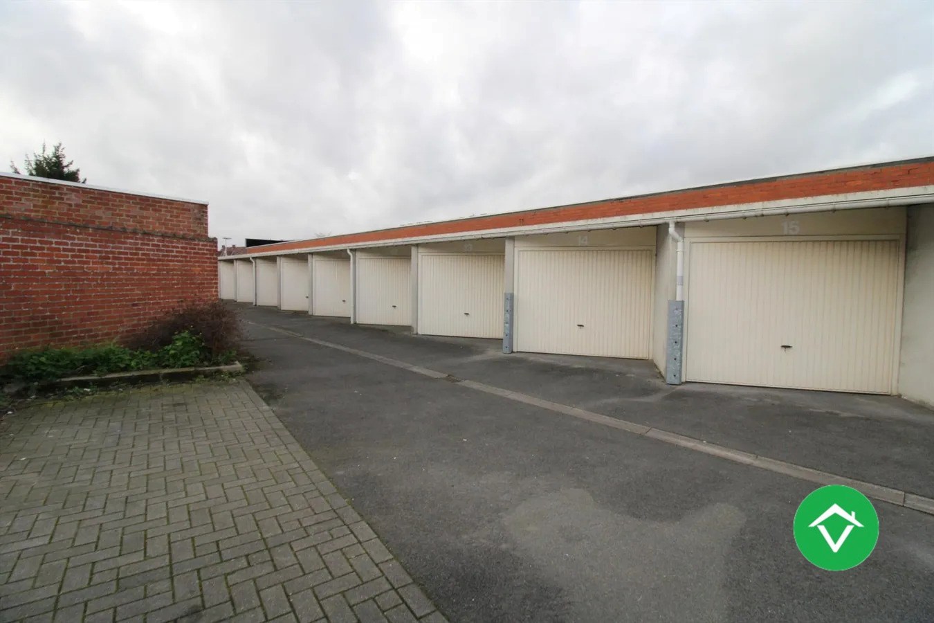 Afgesloten garagebox centrum Koekelare - foto 1