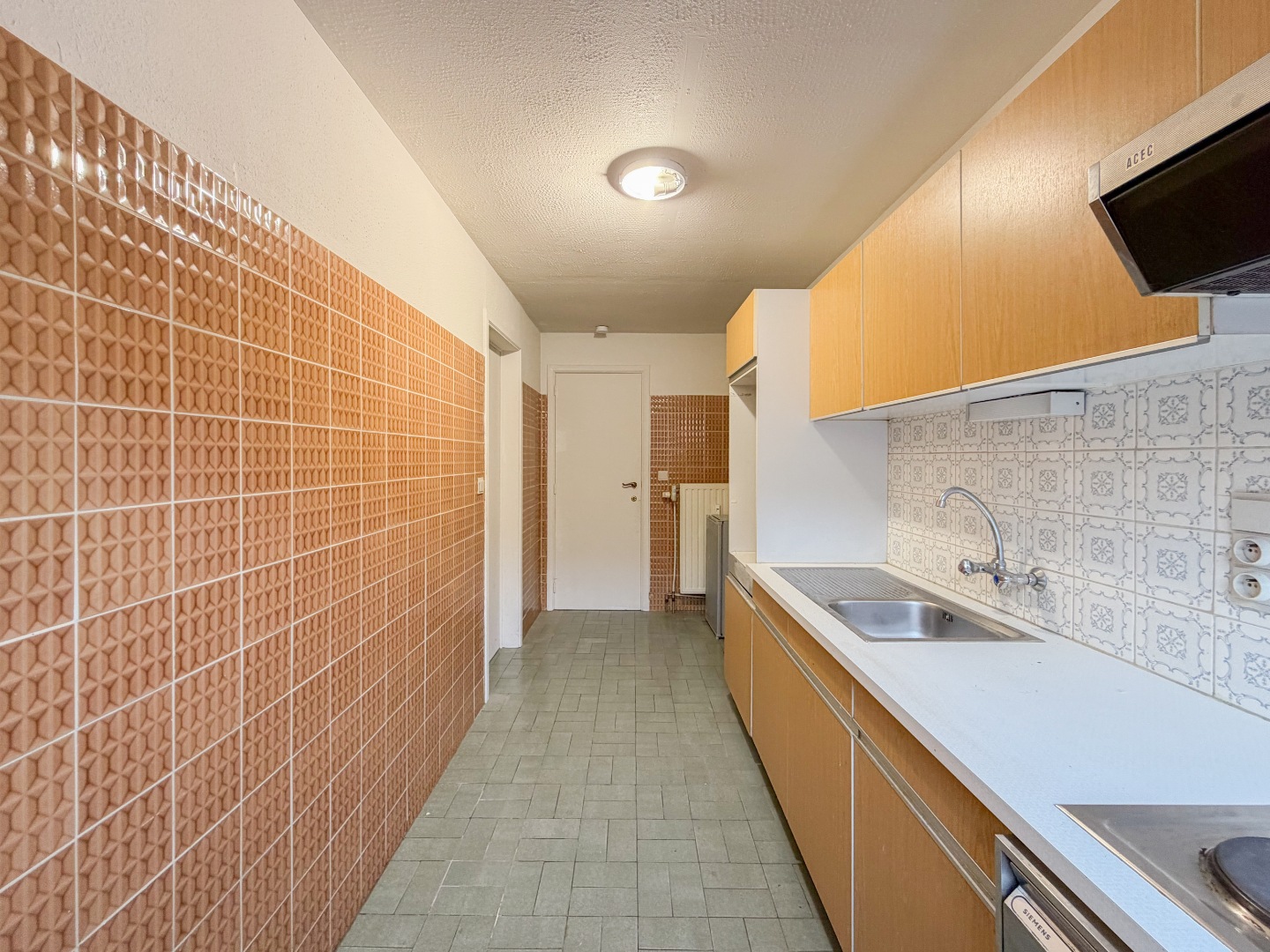 Te koop, te moderniseren 1-slaapkamer appartement met terras in het centrum van Brakel - foto 5