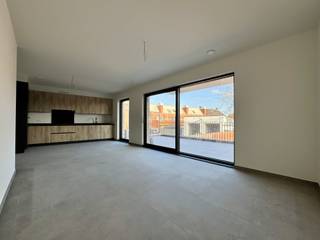Dit prachtig nieuwbouwappartement is gelegen op de 1e verdieping (bereikbaar met lift) van een klassevol wooncomplex opgetrokken met zeer...