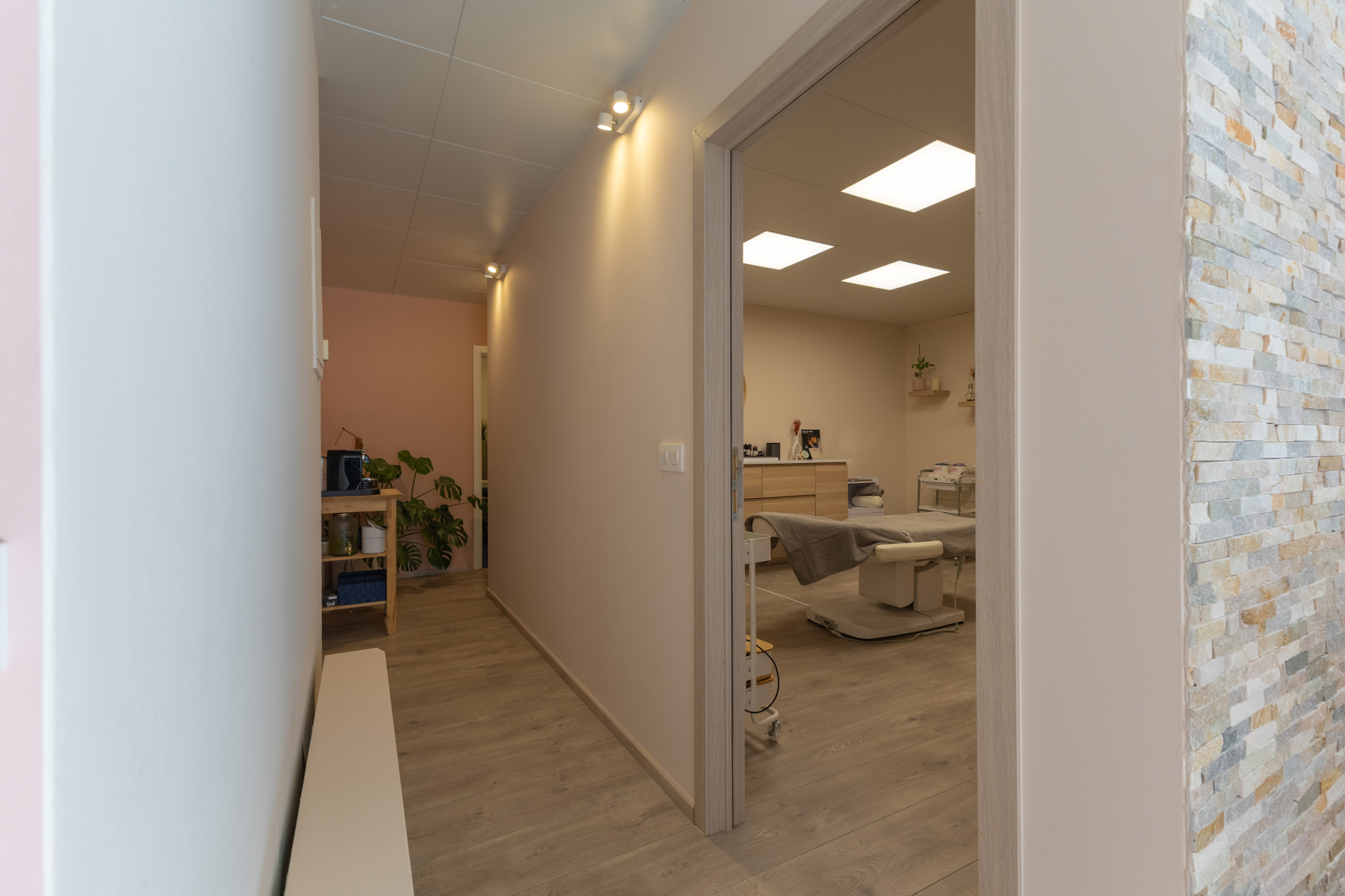 Commercial for sale in Halle - photo 3