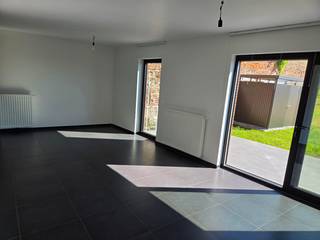 Deze moderne en energiezuinige woning, gebouwd in 2019, is gelegen in het rustige en groene Kumtich, op een steenworp van Tienen. Deze...