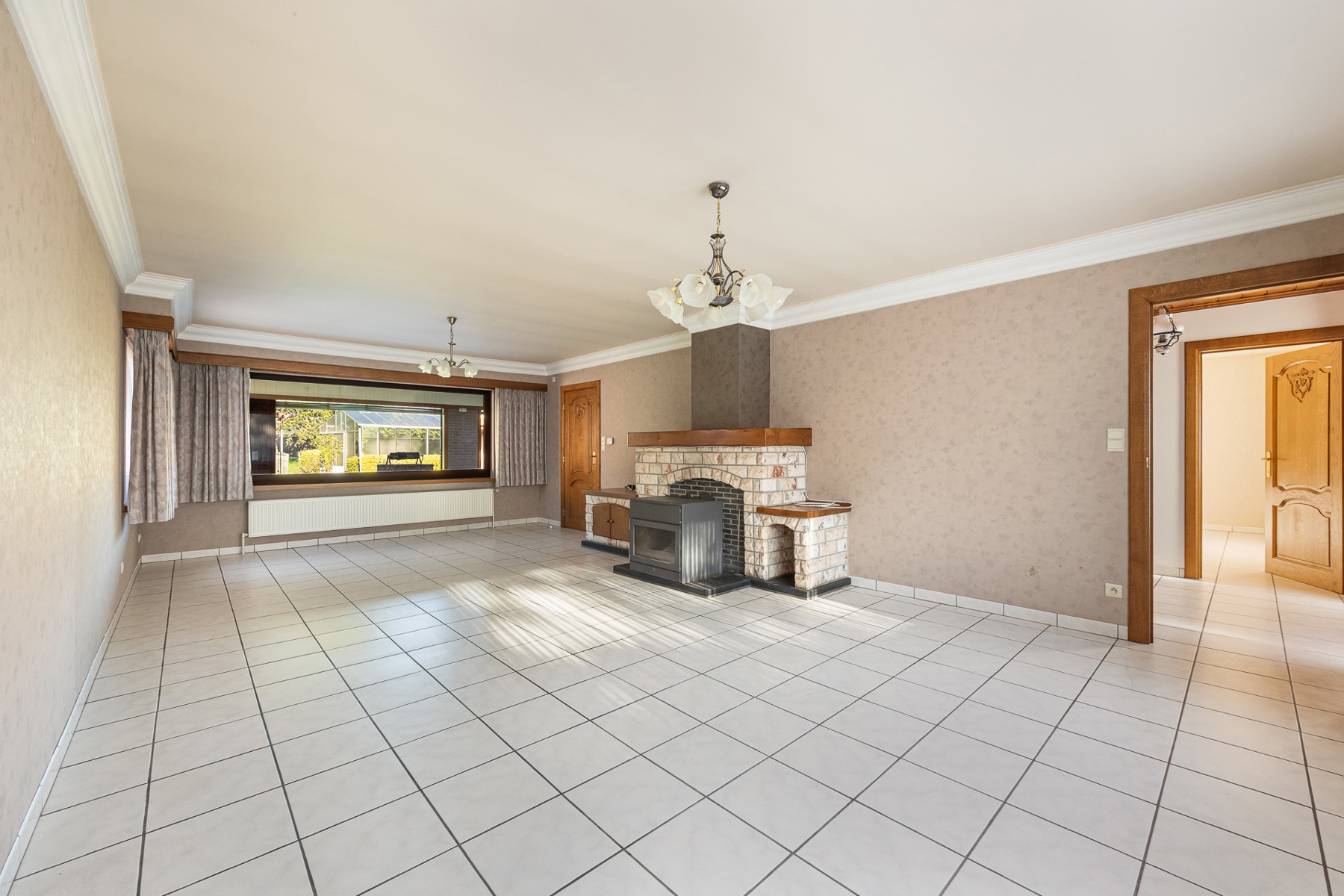 Woning met 2 garages, grote tuin en stalling voor kleinvee - foto 5
