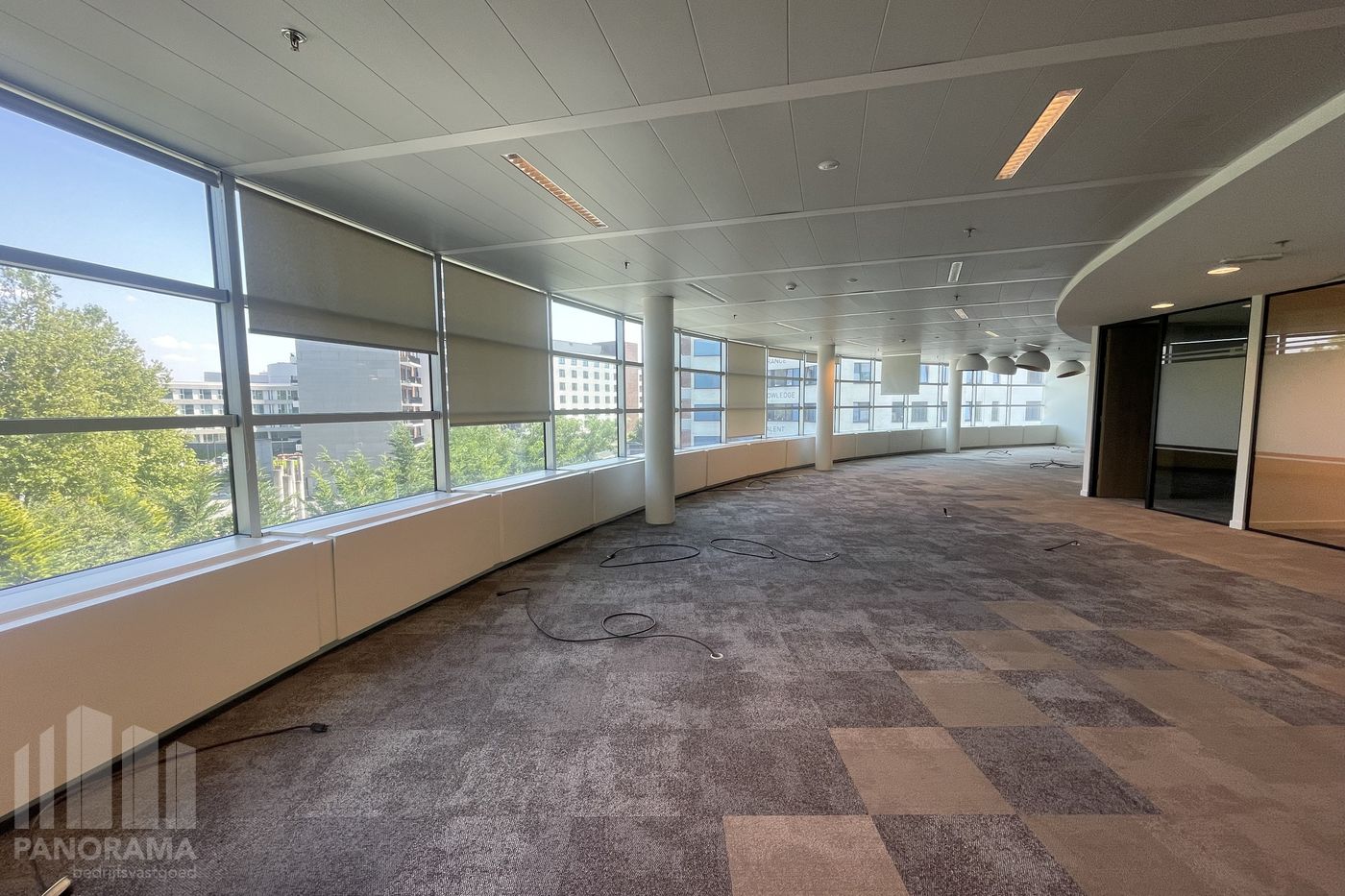 Moderne kantoorruimte van 811 m² te huur met hoogwaardige voorzieningen - foto 2