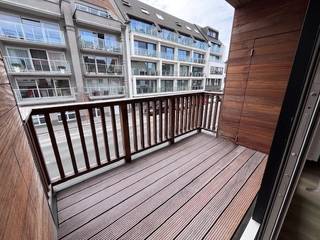 Met zijn architectuur en luxe voorzieningen, is het de perfecte plek om te wonen voor wie op zoek is naar comfort en gemak.De ruime living is en...