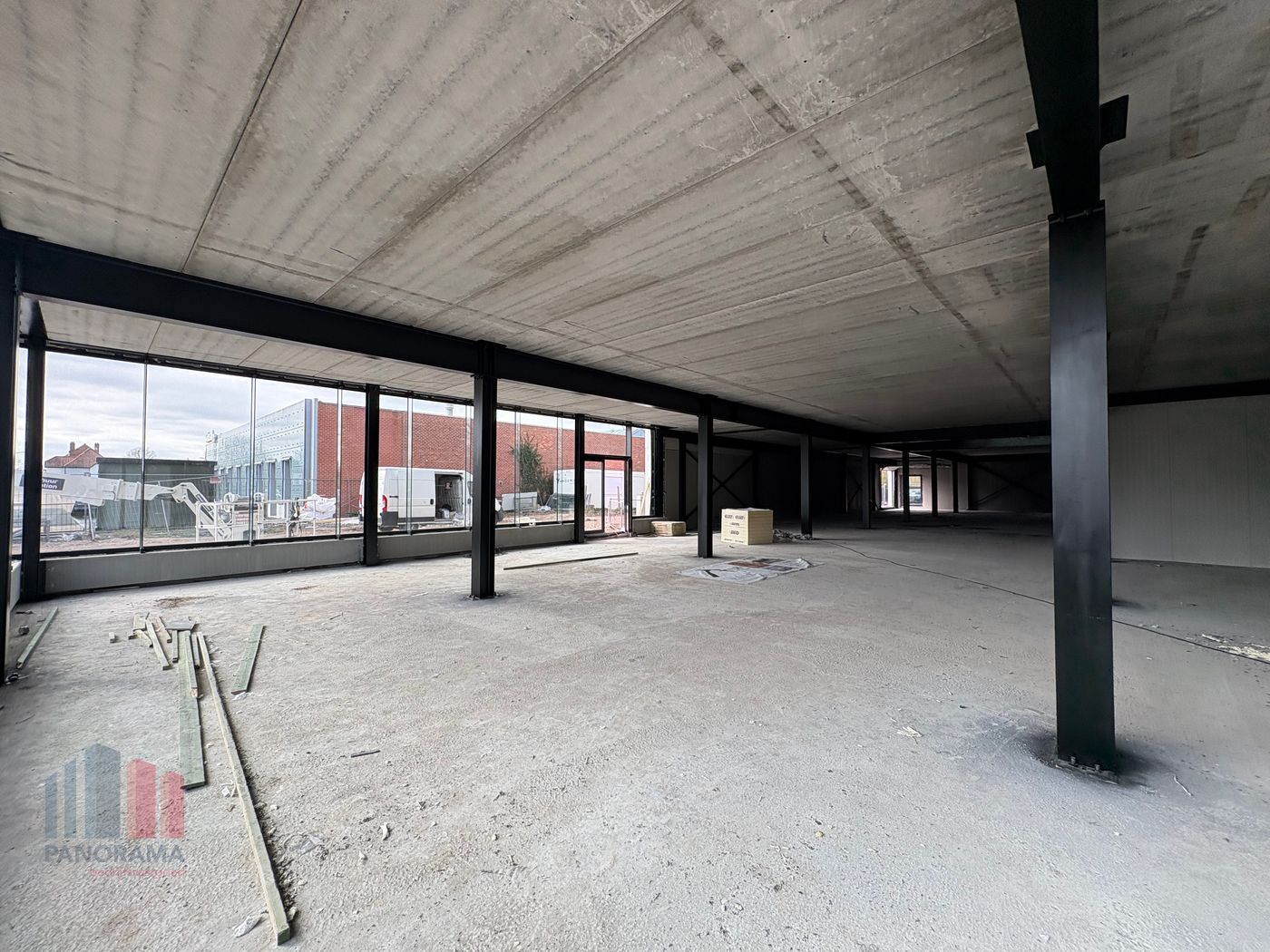 Commerciële ruimte van 935 m² met uitstekende visibiliteit - foto 3