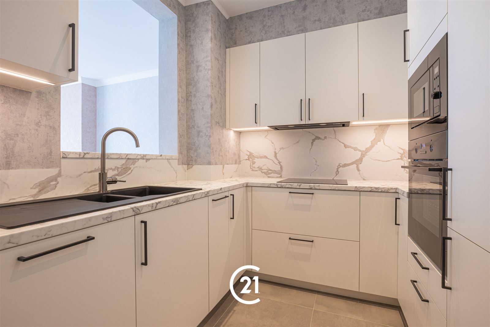 Instapklaar en stijlvol gerenoveerd appartement in Gent - foto 4