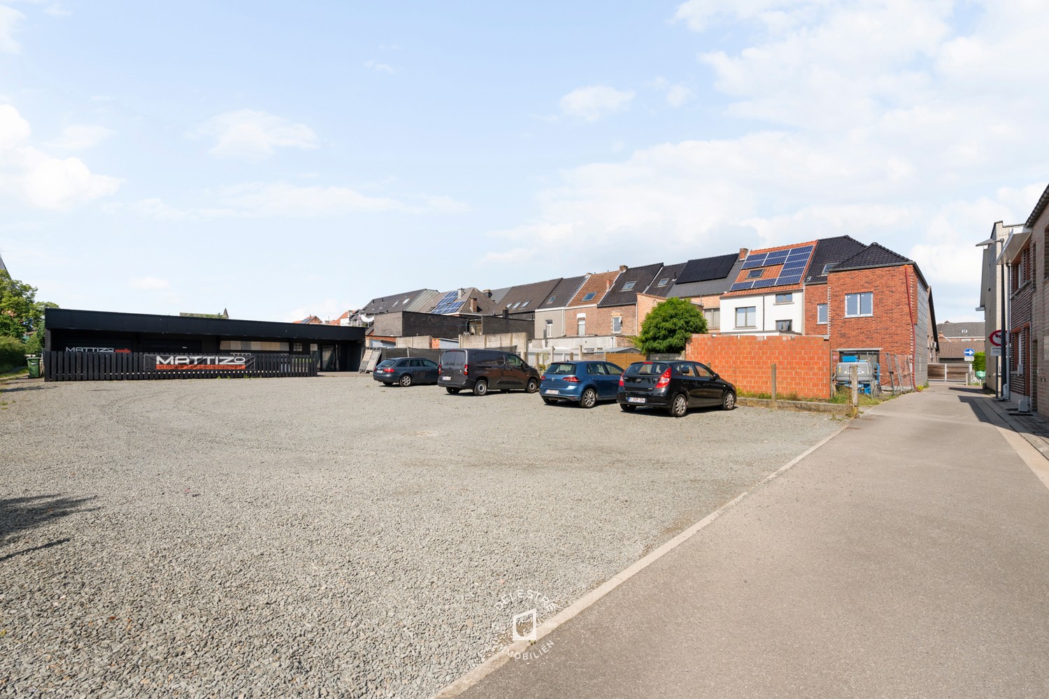 ERG RUIME KWALITATIEF VERHUURDE HANDELSWONING + GROND OF PARKING 12a23ca - foto 5