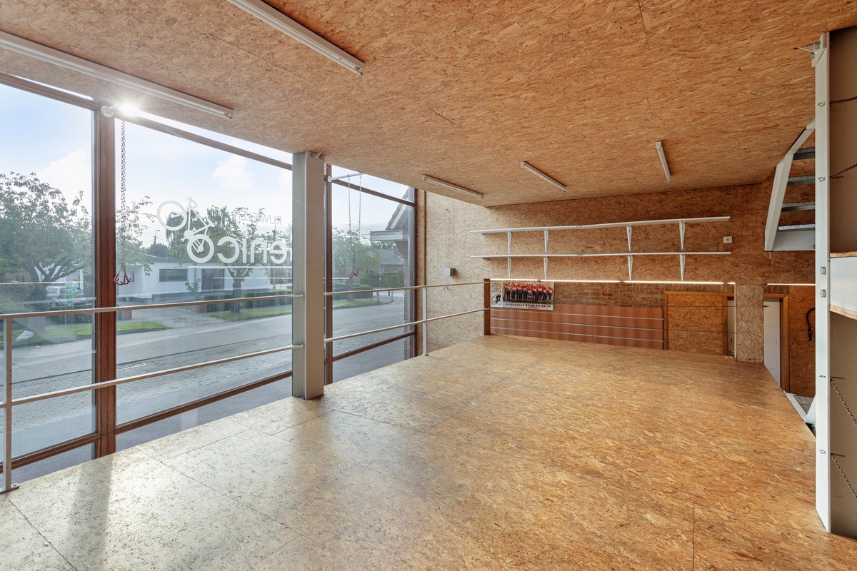 Handelspand ideaal gelegen in Evergem! - foto 4