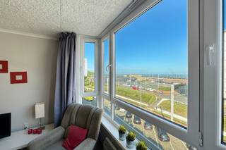À la recherche d'un appartement confortable et moderne en bord de mer ? Cet appartement lumineux d'une chambre de 44 m² offre tout ce dont vous...