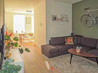 Dit prachtig huis/appartement, perfect gelegen in het hart van Izegem, is ideaal als opbrengsteigendom of voor eigen bewoning.<br />Recentelijk volledig gerenoveerd, biedt het alle comfort dat je zoekt.<br />Met een EPC-label B en conforme elektriciteit ben je verzekerd van een energiezuinige en instapklare thuis.<br /><br />Bij het binnenkomen kom je in de inkomhal, van waaruit je via de trap naar de eerste verdieping gaat. Hier vind je een gezellige eetplaats, een ruime leefruimte, een moderne keuken en een stijlvolle badkamer. Vanuit de keuken heb je toegang tot het ruime en zonnige terras, perfect voor ontspanning of een gezellige BBQ.<br /><br />Op de tweede verdieping bevinden zich twee comfortabele slaapkamers, ideaal voor een gezin of als werkruimte.<br /><br />Heb je interesse in deze unieke kans? Grijp dan nu je kans en contacteer Brecht. 