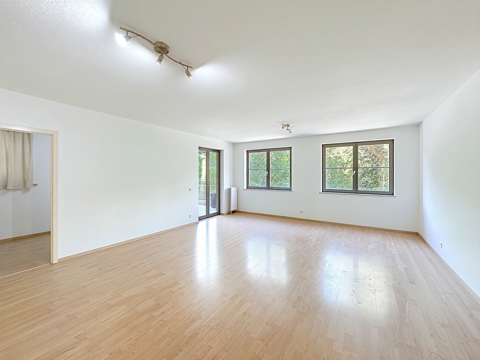 Ruim appartement met 2 terrassen en 4 slaapkamers in Ukkel! - foto 4