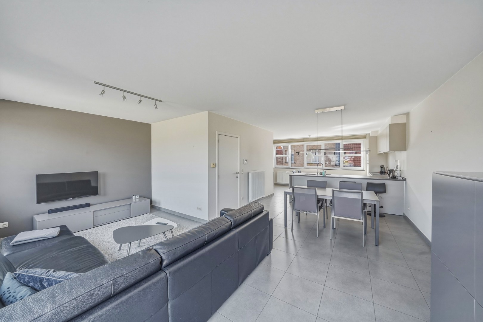 Instapklare recente woning met zeer ruime garage en tuin in Oudenburg - foto 5