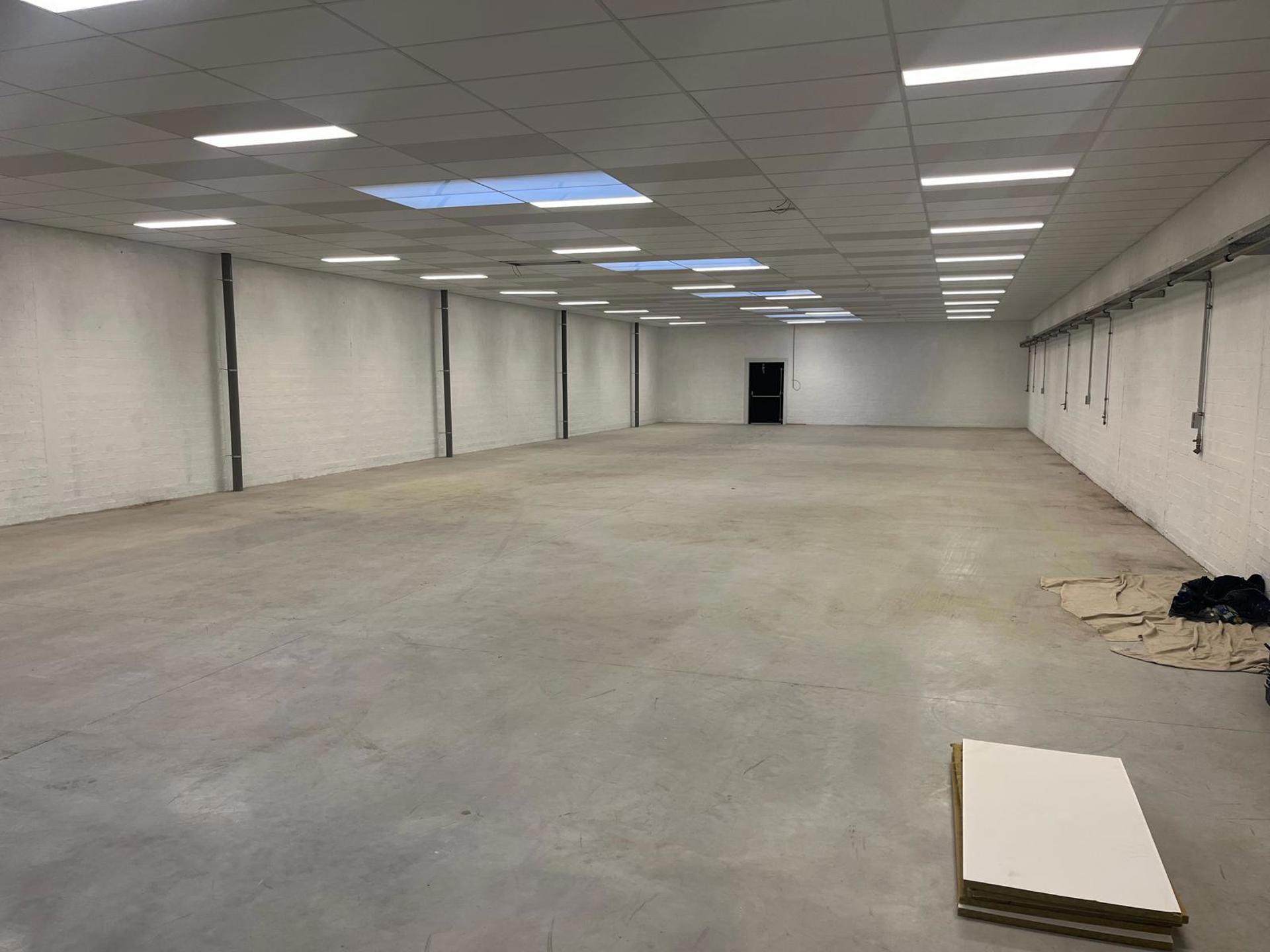 Polyvalent bedrijfsgebouw met werkplaats en kantoor Deurne - foto 2