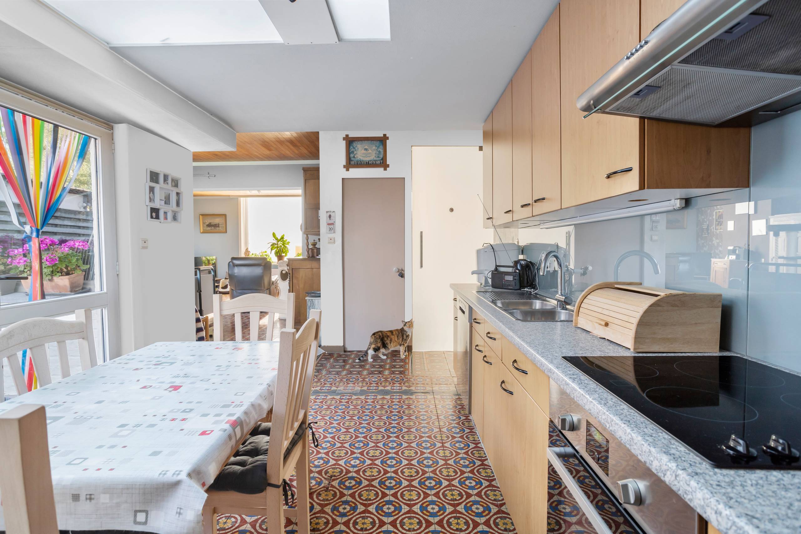 Instapklare woning met uitweg/carport en leuk zicht in Abele. - foto 3