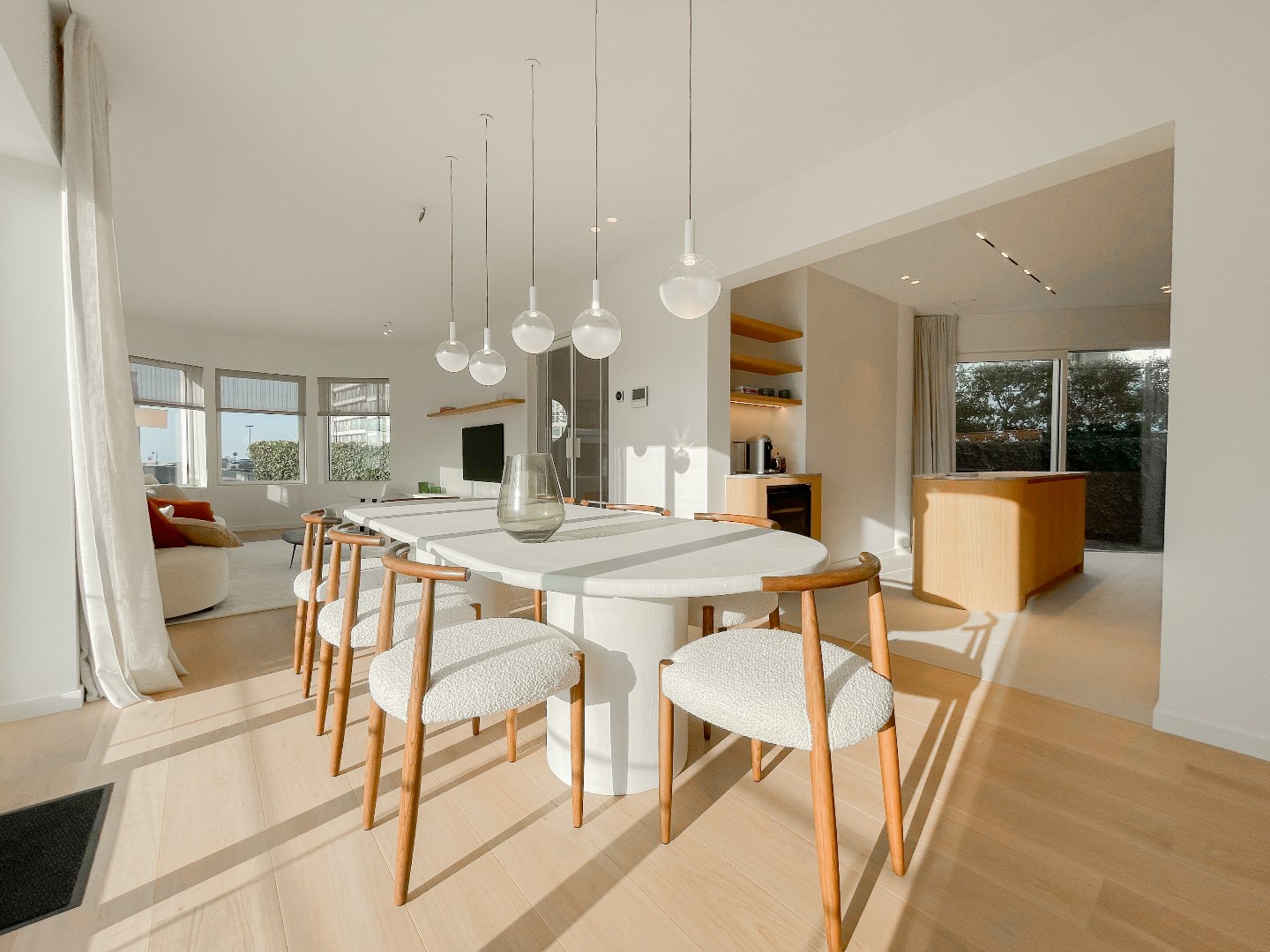 Villa avec une vue magnifique sur la mer - entièrement rénovée avec attention aux détails. - photo 2