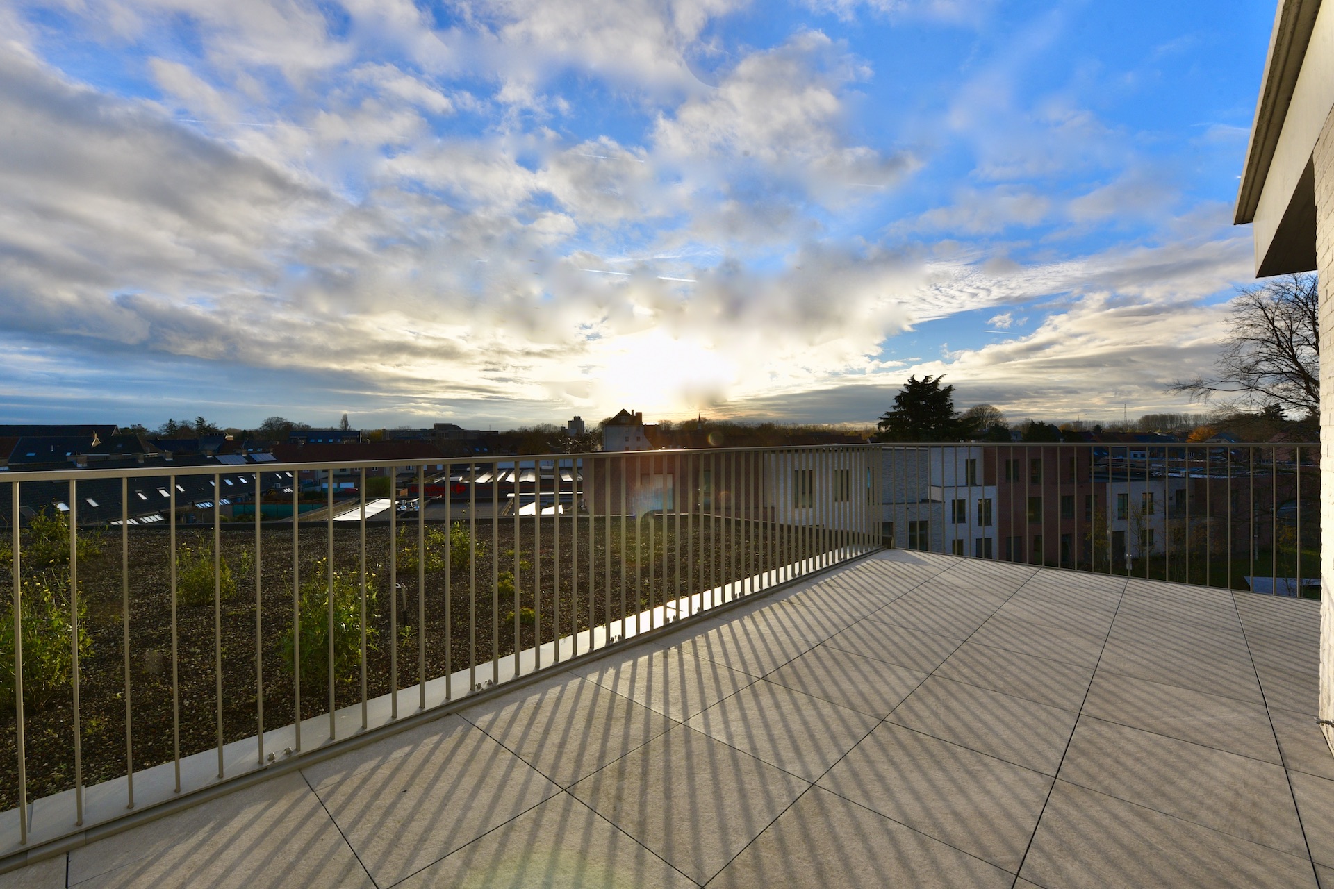 Penthouse met 3 slpk, 2 badk, groot terras, gar*, stpl* en kelder* voor 395.000 EUR excl. BTW - foto 4