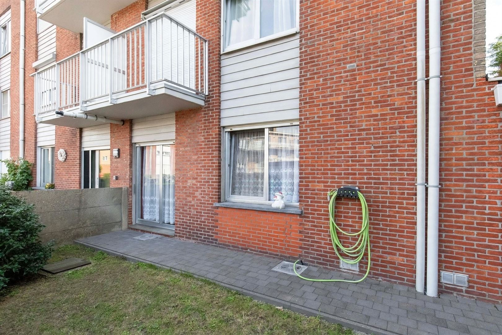 Gelijkvloersappartement met naastgelegen garage - foto 3
