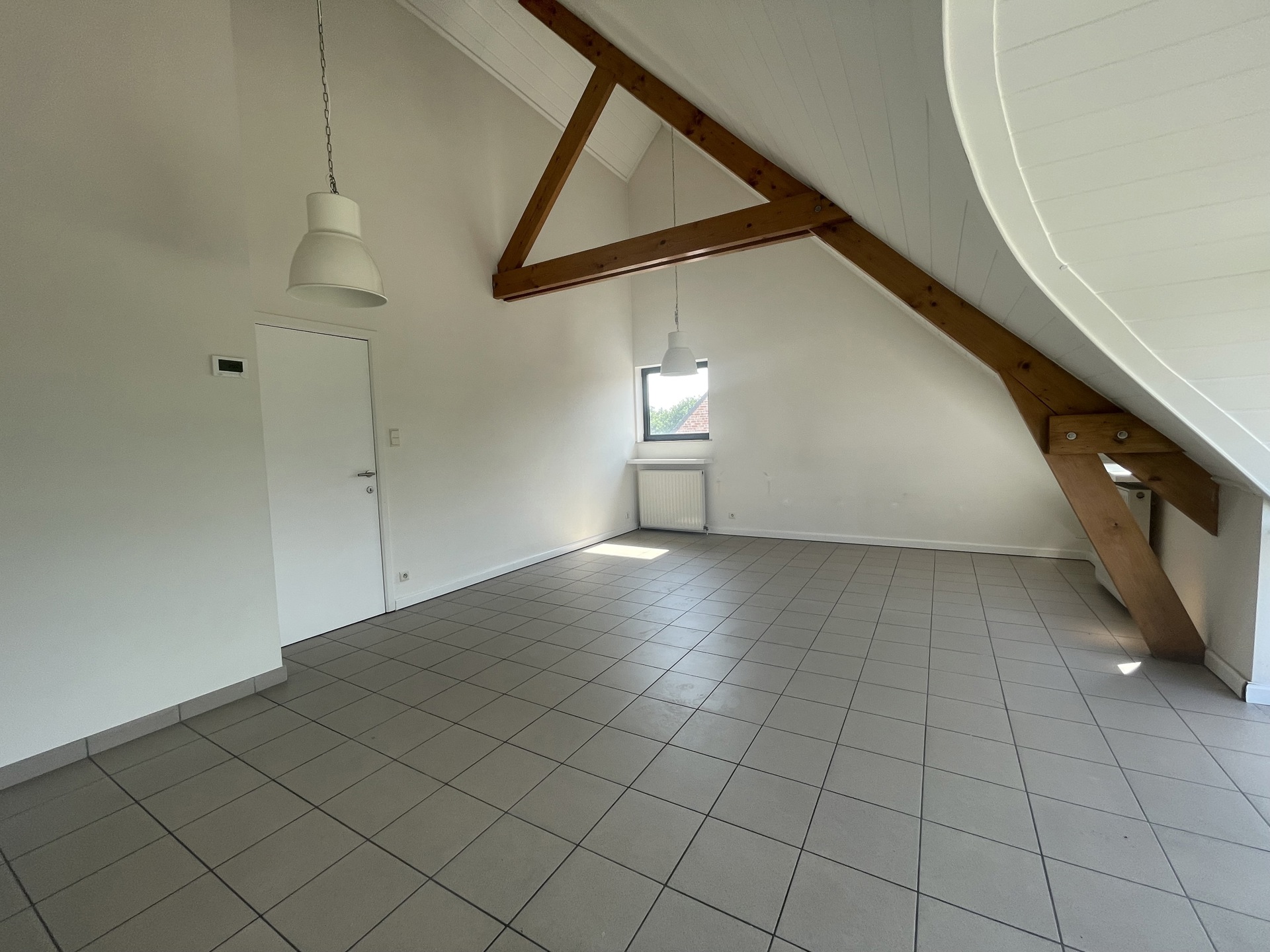 Penthouse met 1 slaapkamer en autostaanplaats te huur - foto 4