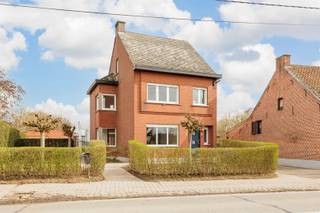 WONING MET RUIM BIJGEBOUW, WEILAND EN STALLING!!Gelegen in het rustige Booischot, geniet je hier van een landelijke sfeer zonder ver weg te zijn van...