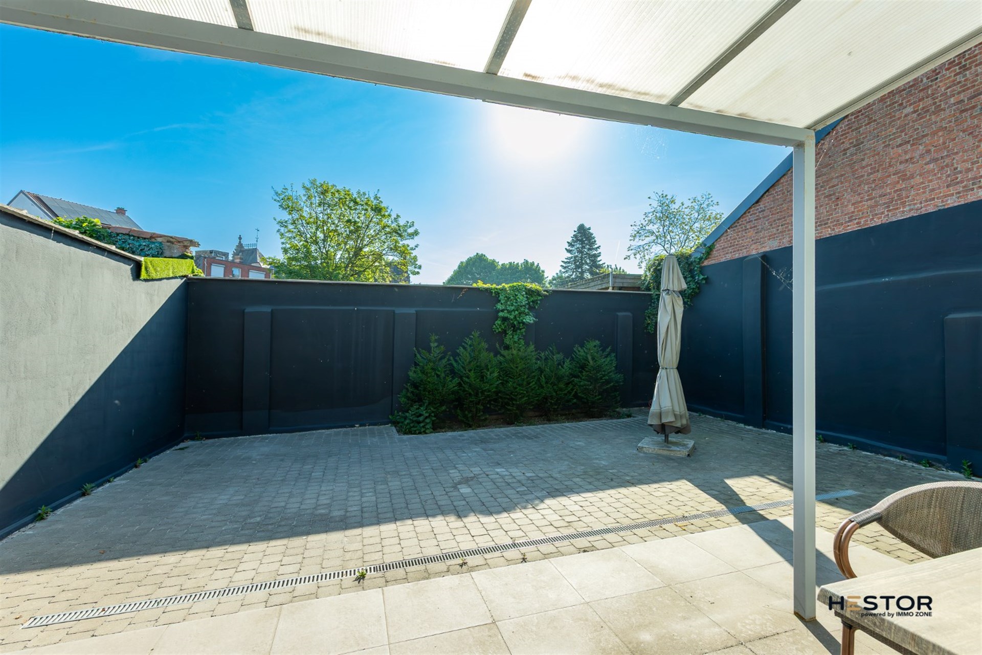 Centraal gelegen handelsruimte met duplex appartement in Sint-Niklaas - foto 4